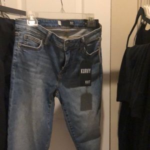 Kut from the Kloth curvy light wash Diana skinny jeans NWT
